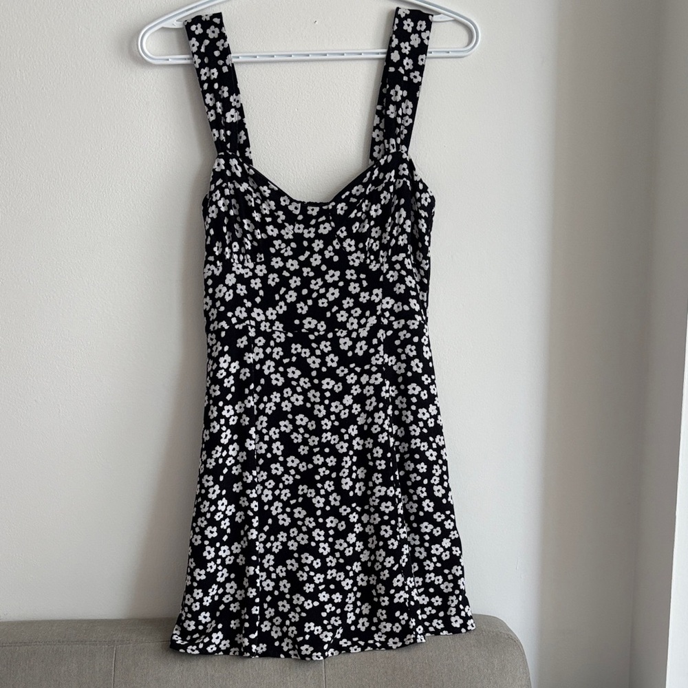 Gap Black and White floral mini Dress